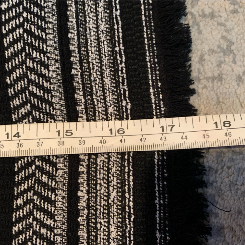 NWOT LOFT black and white skirt. With pockets. Lined. Size 6. - Picture 8 of 9